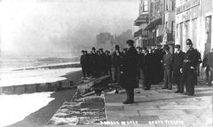 Inspecting-the-damage-at-Beach-Terrace.-1905.